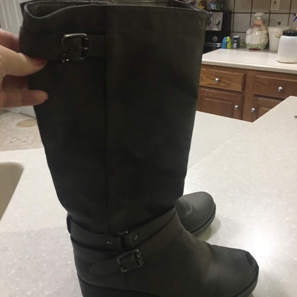 Gray Riding Boots. Have scuff on toe and heel.